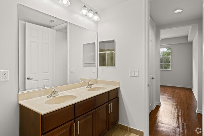 3BR, 2BA - 1,588SF - Primary Bathroom