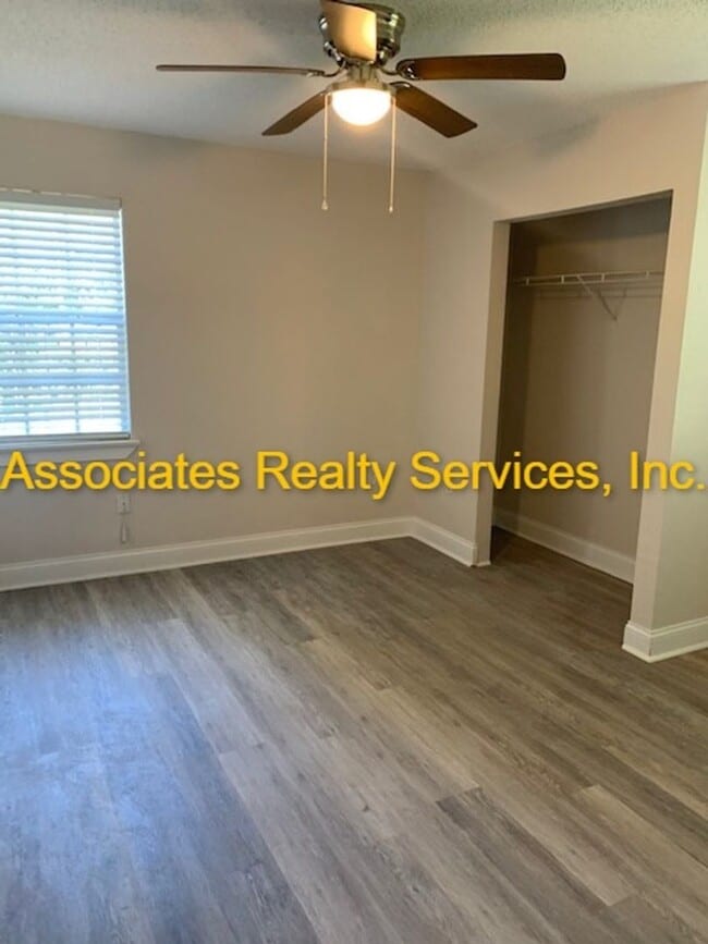 Photo - 3 bedroom home in Windsor Park!  Move in early August!