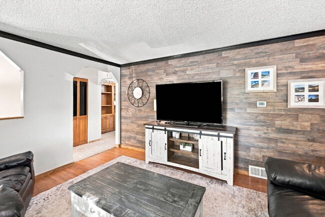 Photo - Beautiful 4BED/2BA Tri-Level Home in Widefield Country Club Heights