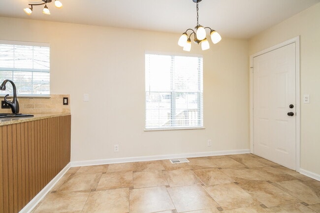 Photo - 2813 Louise Russell Dr