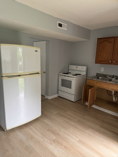 Photo - 446 S Yale Ave