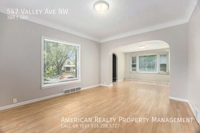 Photo - 547 Valley Ave NW