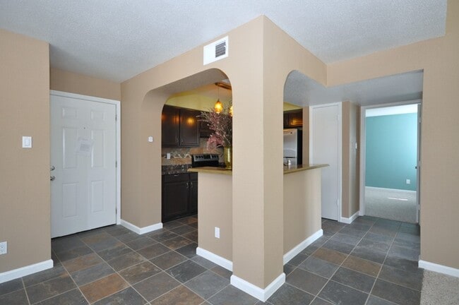 Building Photo - 10630 Westbrae Pkwy Unit 510 Rental