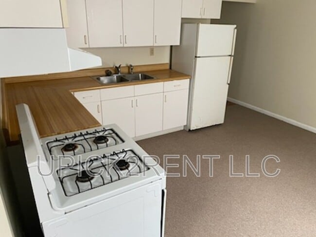Photo - 11301 Main St