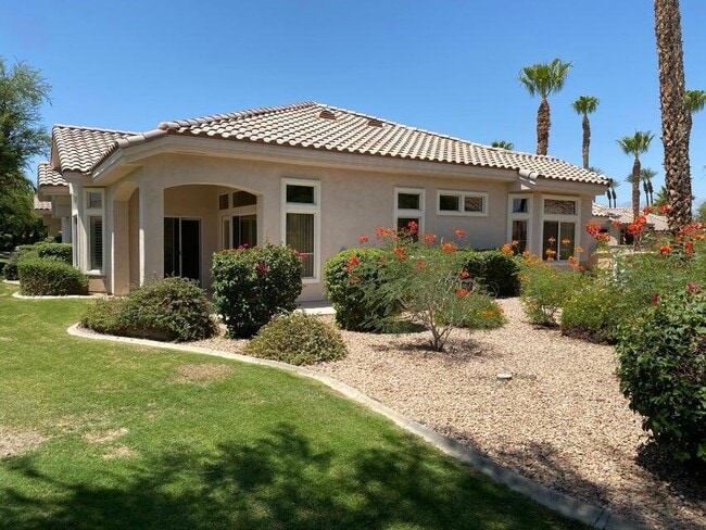 Building Photo - 37624 Breeze Way