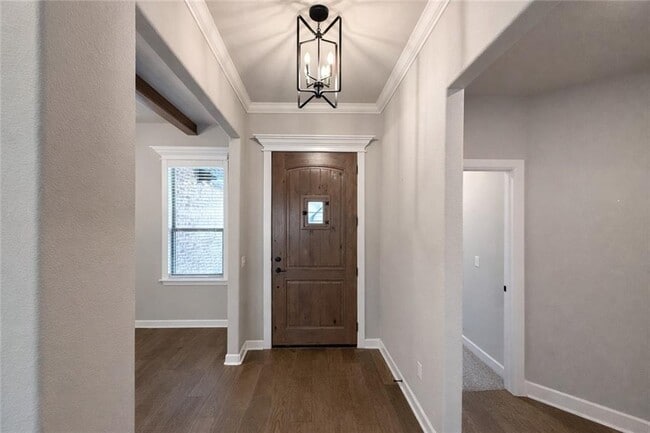 Photo - 460 Casella St