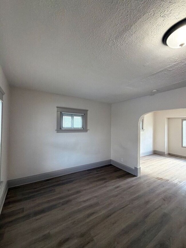 Photo - 1927 Merl Ave