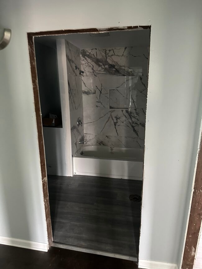 Building Photo - 601 10th Ave