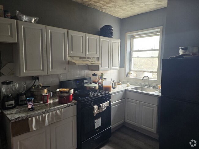 Building Photo - 1337 Bushwick Ave Unit 2nd floor Rental