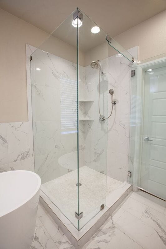 Photo - 8586 Church St