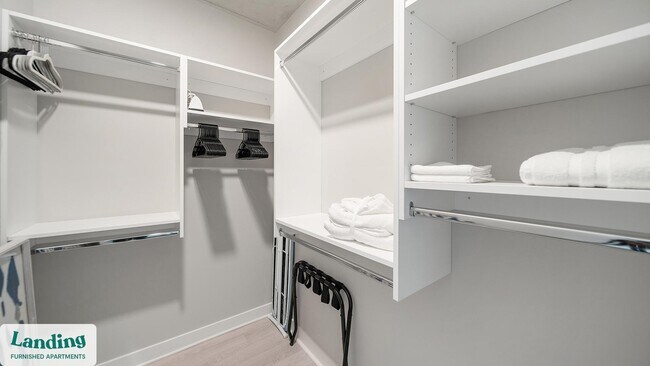 Photo - 4611 N Broadway Unit 208