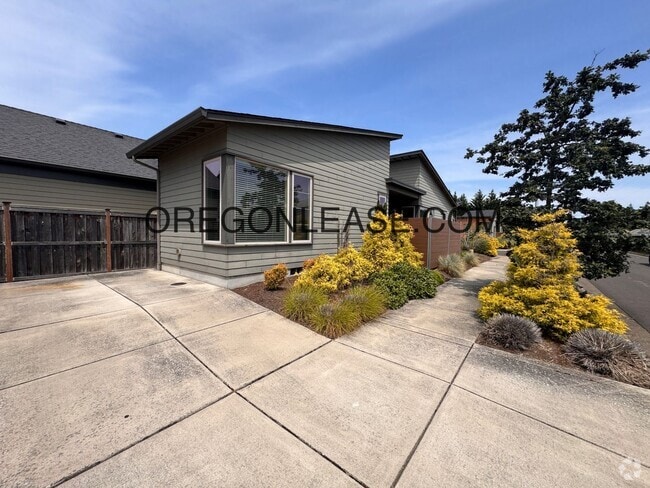 Building Photo - One bedroom stand alone house in Cal Young...