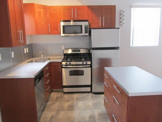 141 W Ave 31 Unit 3
