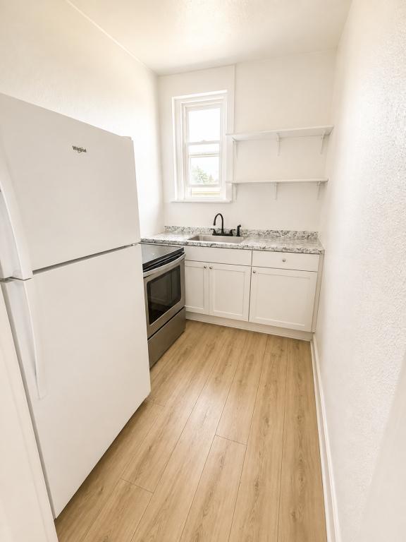 Photo - 404 E Bond St