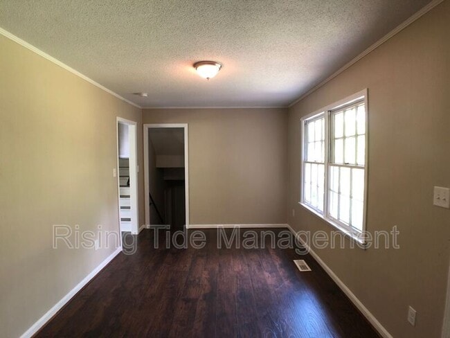 Photo - 1605 5th Pl NW