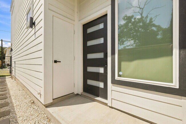 Photo - 4217 Hare St