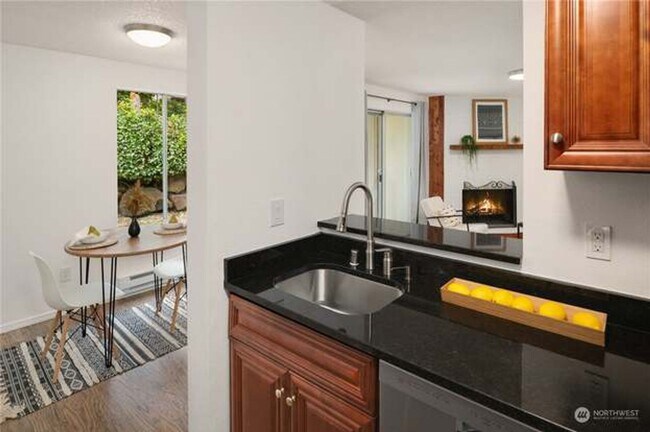 Photo - Beautiful 2 bed with private patio and outdoor space