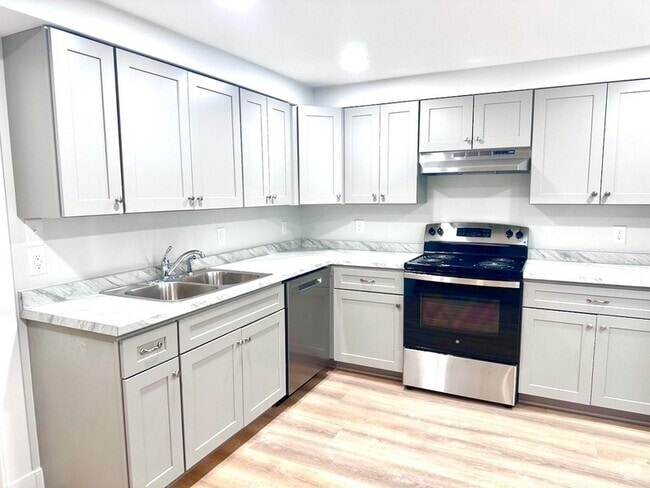 Building Photo - 405 Elliott Ave Unit B Rental
