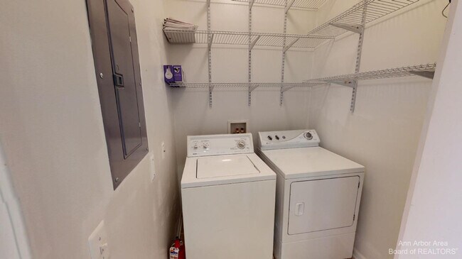 Photo - 2795 S Knightsbridge Cir