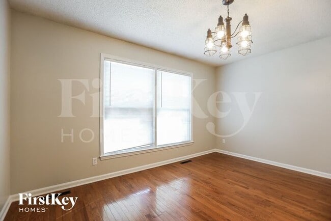 Photo - 1512 Oxford Ct