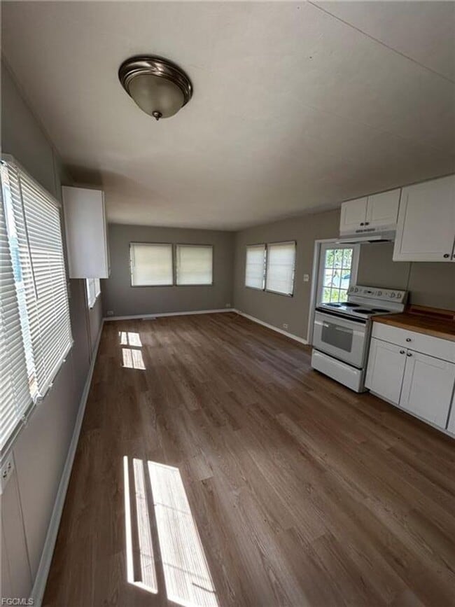 Photo - Imperial Harbor Home - First Month Rent FREE!