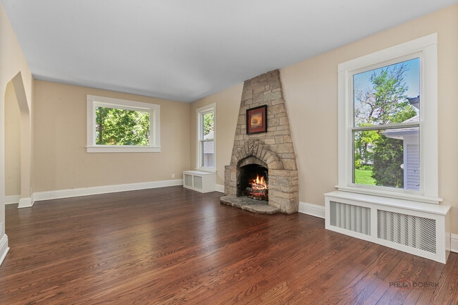 Photo - 544 Ravine Ave