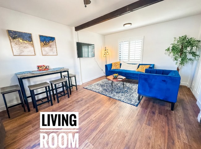 Building Photo - 322 N 13th St