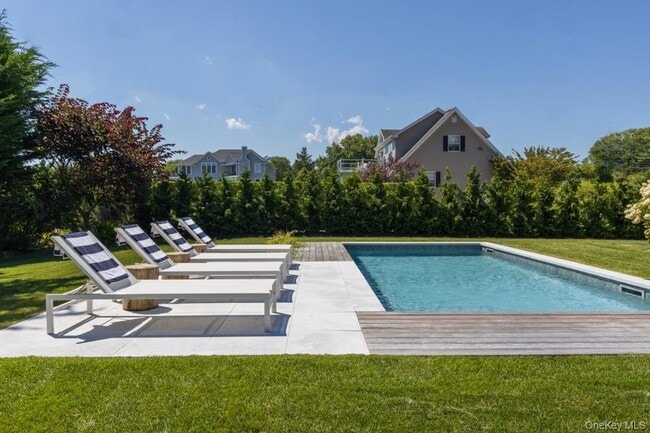 Building Photo - 48 Middle Pond Rd