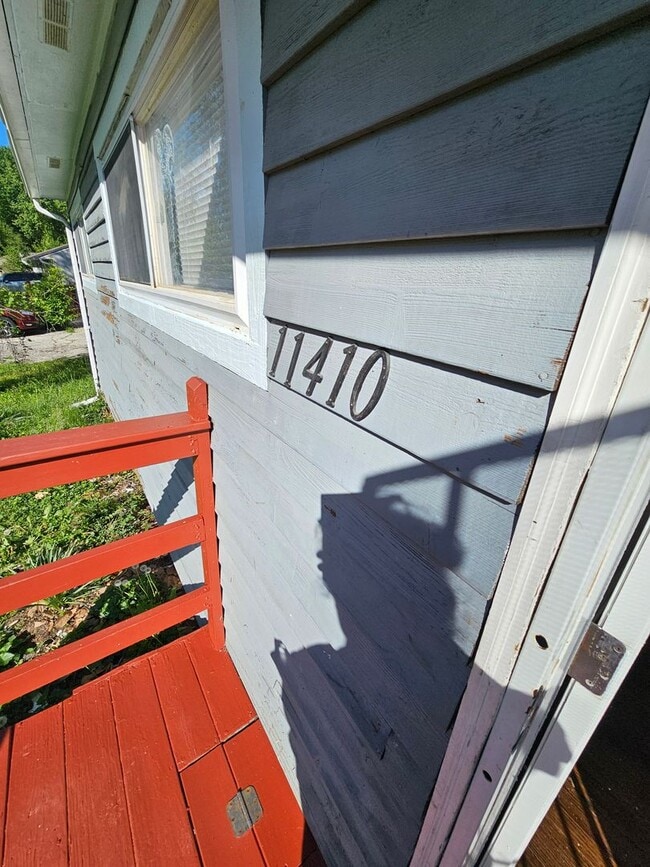 Photo - 4 bedroom 2 bath, must see inside!