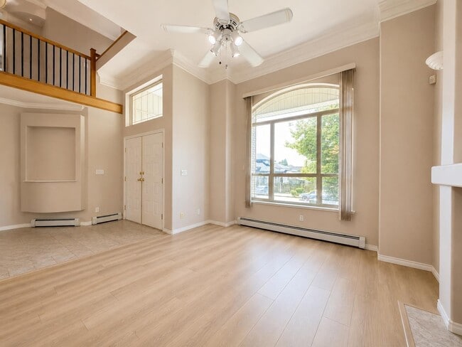 Photo - 15773-1582A 82A Ave