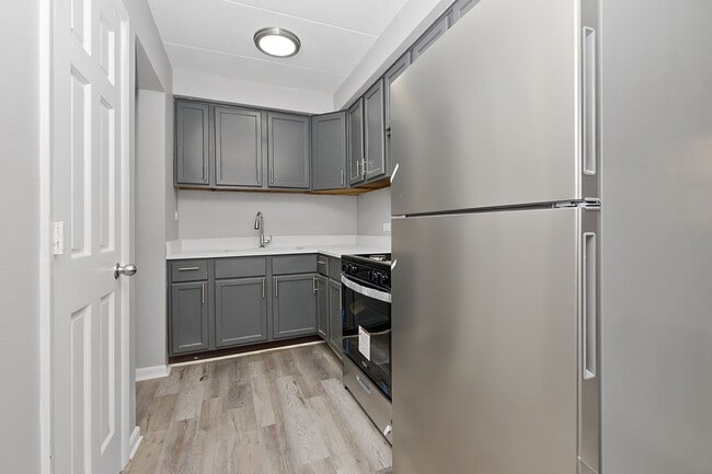 Photo - 7806-7812 S Troy