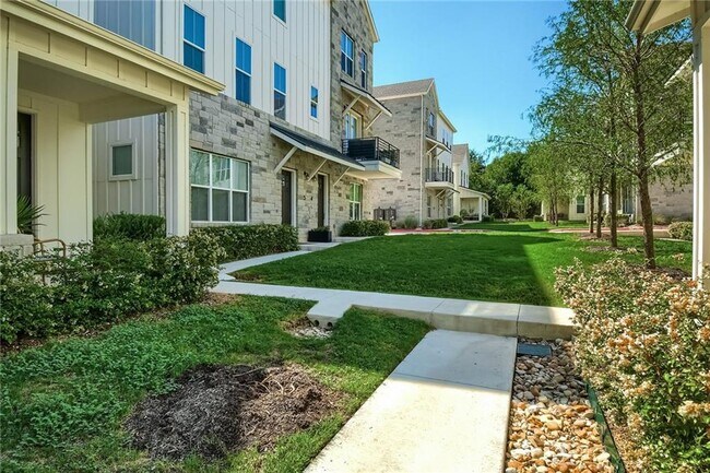 Photo - 2624 Metcalfe Rd