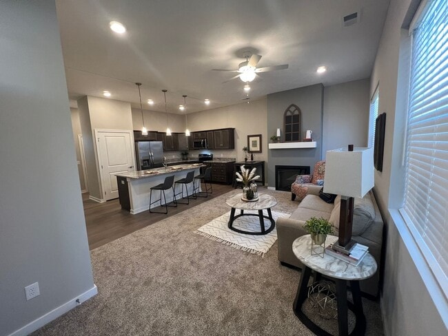 Photo - 1717 Hillcrest Dr Unidad 1