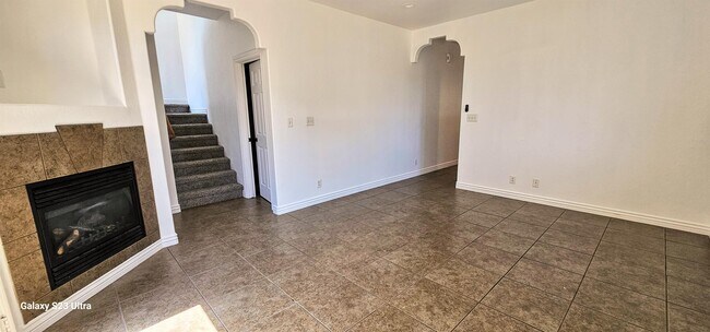 1471 E Payton Wy
