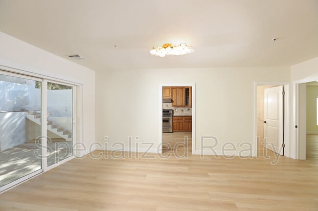 Photo - 1827 Hill Dr