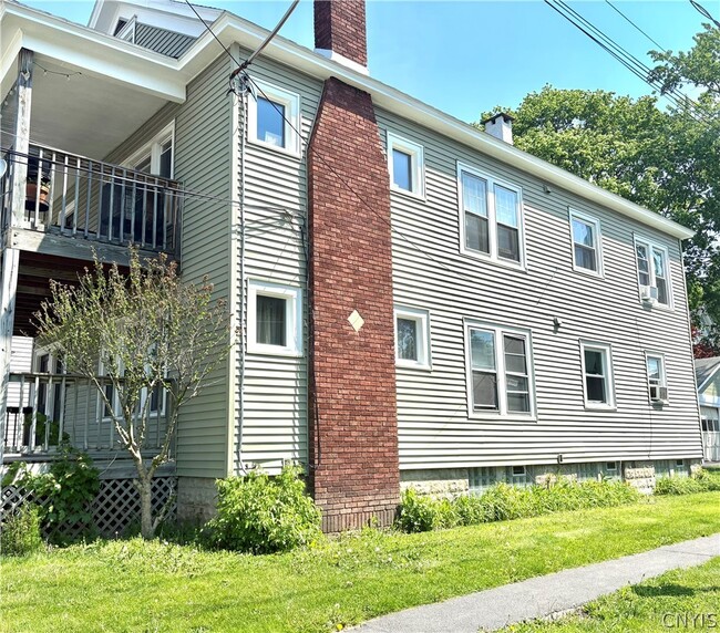 Building Photo - 200 Lillian Ave