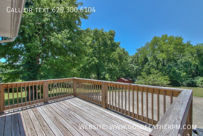 3747 Westport Dr