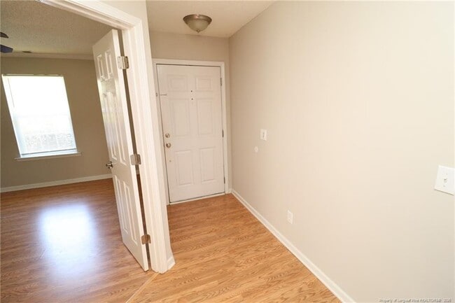 Photo - 217 Hartshorn Ct