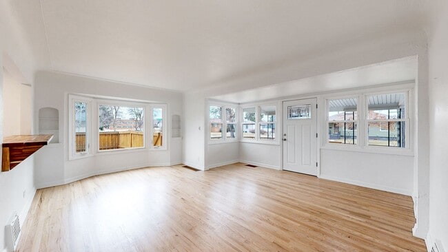 Photo - Lovely 3 bed/2 bath home w/2 car garage