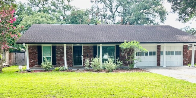Building Photo - 10710 Chimney Rock Rd Rental