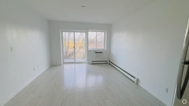 Building Photo - 31-22 60th St Unit 3R Rental