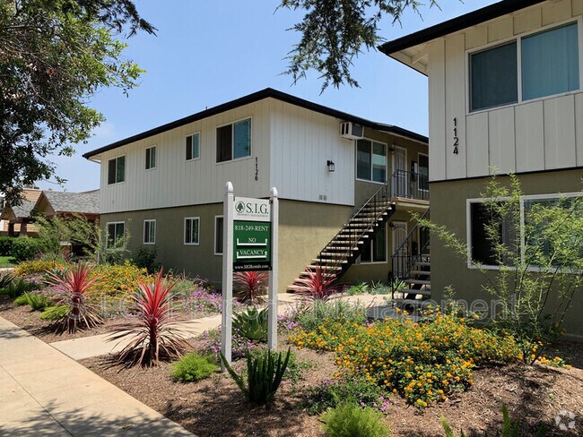 Building Photo - 1124 E Doran St Unit #D Rental