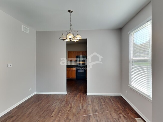 Photo - 772 Thompson Ave Casa