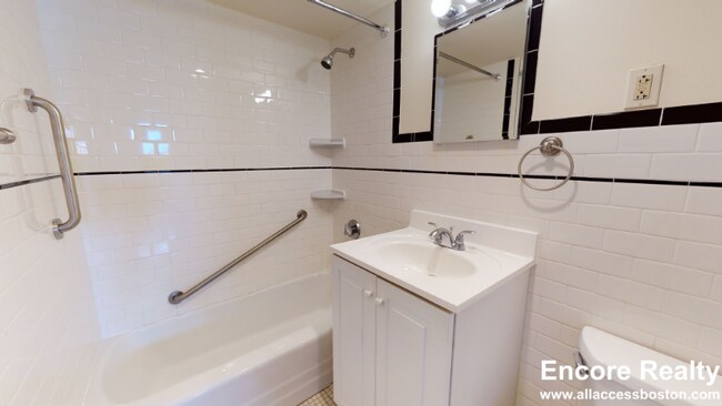 Photo - 101 Monmouth St Unit 1B