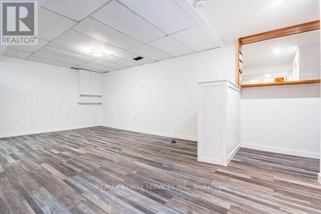 Photo - 68 Rymal Rd E