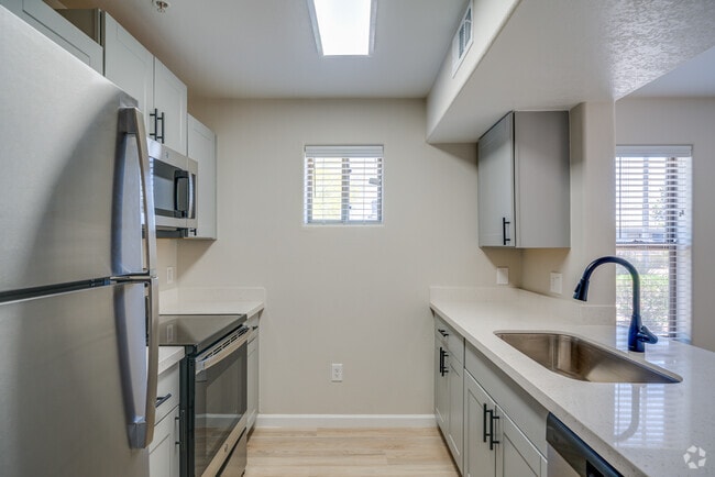 1 BR, 1 BA - 658 SF