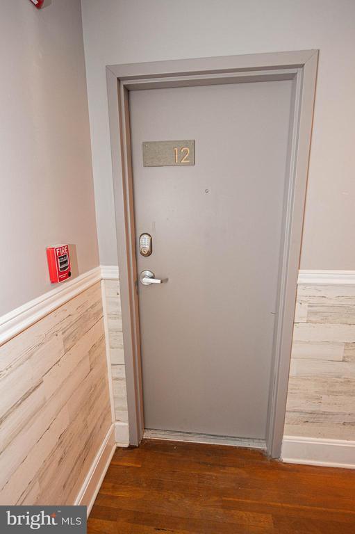 Building Photo - 308 N Division St Unit 12