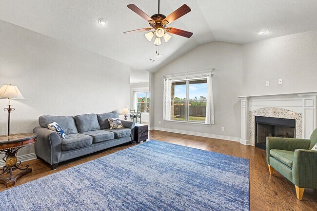 Photo - 4 bedroom 2 bath Praire Grove Home! Upgrades Galore!