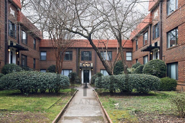 Building Photo - Bright Top-Floor 2/1 Condo in Prime Midtown Unit 4