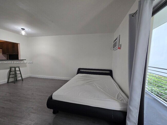 Photo - 1441 Lincoln Rd Unit 210